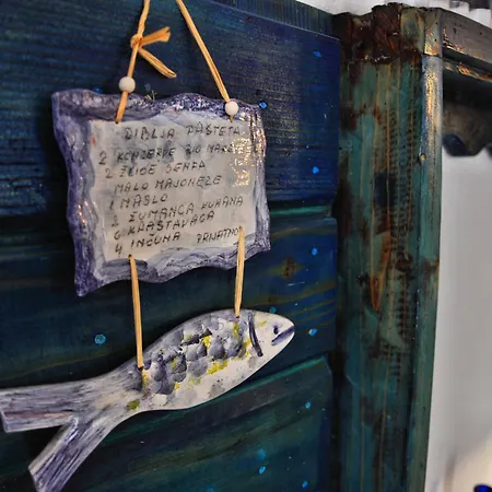 Tvrdic Honey Daire Grohote