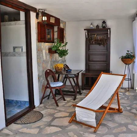 Tvrdic Honey Appartamento Grohote