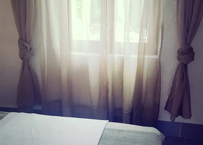 Tvrdic Honey Apartment Grohote