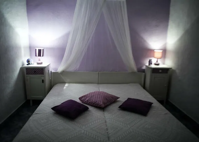 Apartment Tvrdic Honey Grohote