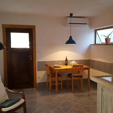 شقة Tvrdic Honey *