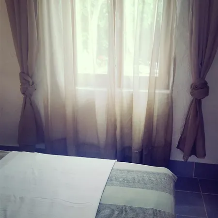 Tvrdic Honey شقة Grohote