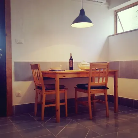 شقة Tvrdic Honey *