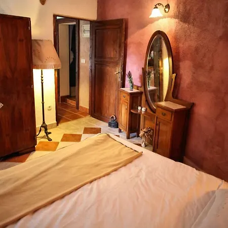 شقة Tvrdic Honey Grohote